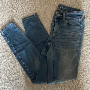 American Eagle Size 2 Skinny Jeans